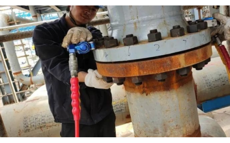 冶金余热回收设备螺栓安装预紧选用KWZK半岛（中国）液压力矩扳手